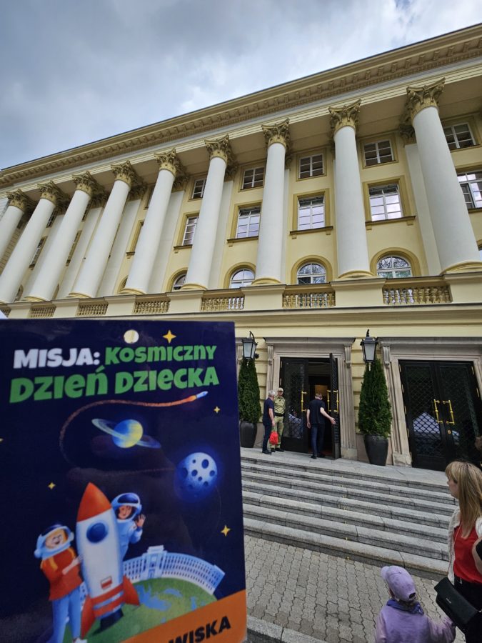 Mniejszym i większym, młodszym i starszym – wszystkim dzieciom @NIGRiR złożył życzenia szczęśliwego Dnia Dziecka!