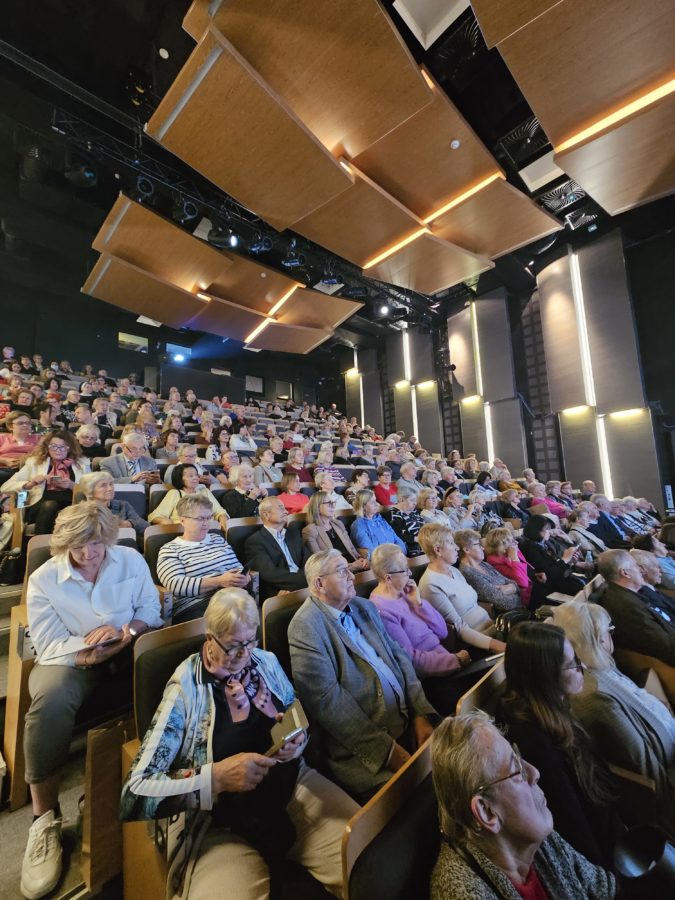 Znakomite spotkanie specjalistów Narodowego Instytutu Geriatrii, Reumatologii i Rehabilitacji w Warszawie z seniorami dzielnicy Mokotów. 4 fot4