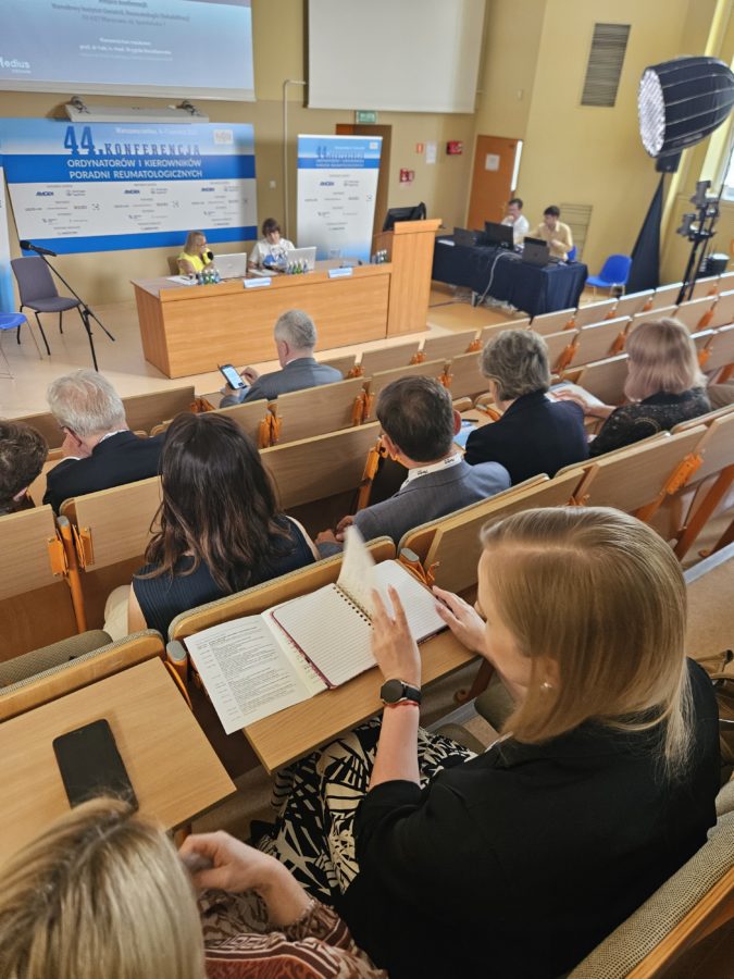 Najnowsza wiedza, pasja do medycyny i nauki: słyną z tego organizowane w Narodowym Instytucie Geriatrii, Reumatologii i Rehabilitacji w Warszawie konferencje ordynatorów i kierowników poradni reumatologicznych. 1 foto1 1