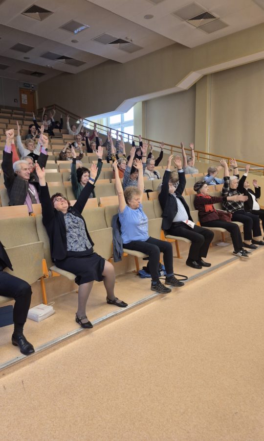 Pomagamy, edukujemy, rozmawiamy - w NIGRiR odbyła się konferencja z okazji Światowego Dnia Seniora. 6 senior 7