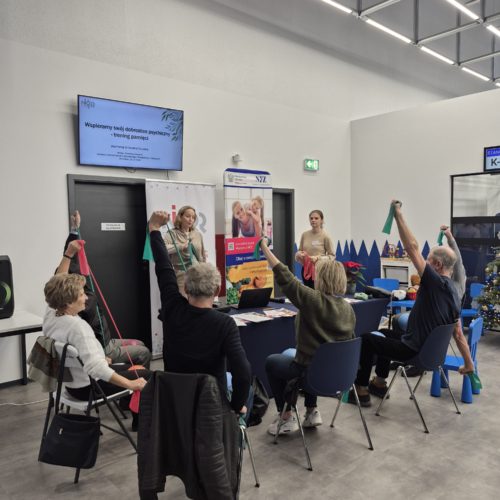 „Instytut Otwarty” NIGRiR na spotkaniu z seniorami w siedzibie Mazowieckiego Oddziału NFZ. 3 „Instytut Otwarty” NIGRiR na spotkaniu z seniorami w siedzibie Mazowieckiego Oddziału NFZ.