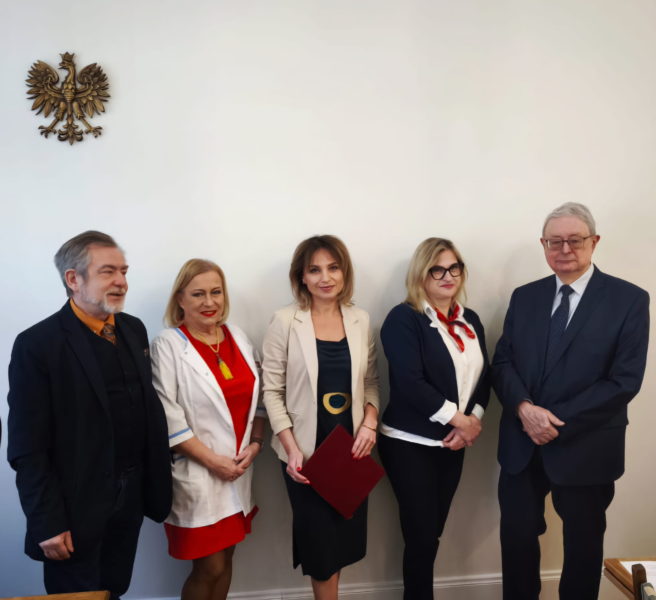 Stawiamy kolejny krok w stronę działań na rzecz promocji zdrowia i silniejszego systemu ochrony zdrowia w Polsce. 2 Stawiamy kolejny krok w stronę działań na rzecz promocji zdrowia i silniejszego systemu ochrony zdrowia w Polsce.