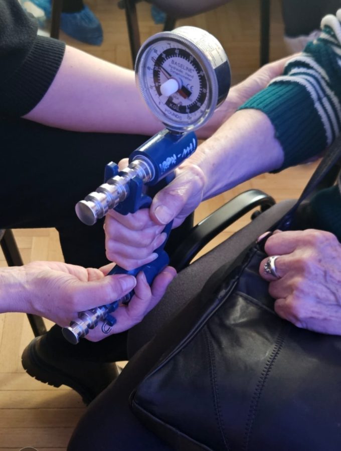 "Instytut Otwarty” NIGRiR z wizytą u seniorów. 2 Grochow 2