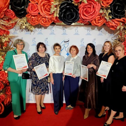 Wiedza, profesjonalizm, odpowiedzialność i serce - jesteśmy dumni ze znakomitego Zespołu pielęgniarek w Narodowym Instytucie Geriatrii, Reumatologii i Rehabilitacji.